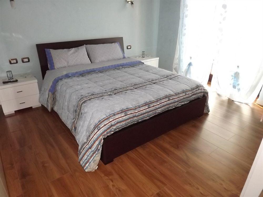 Il Gelsomino Bed & Breakfast Ferno Dış mekan fotoğraf