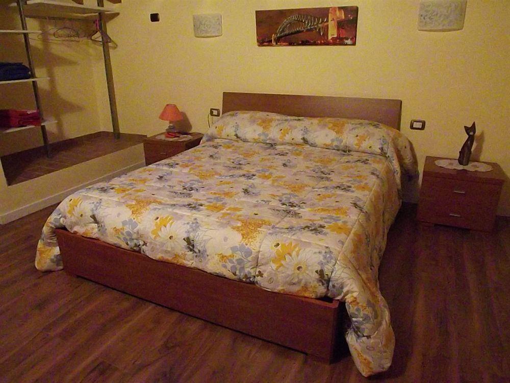 Il Gelsomino Bed & Breakfast Ferno Dış mekan fotoğraf