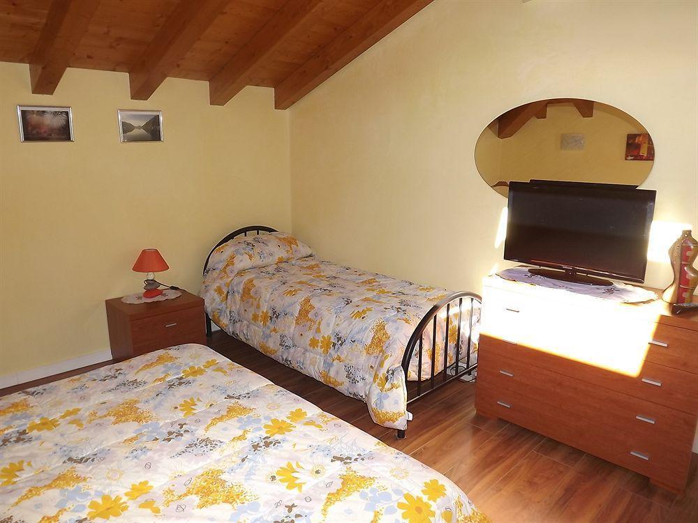 Il Gelsomino Bed & Breakfast Ferno Dış mekan fotoğraf