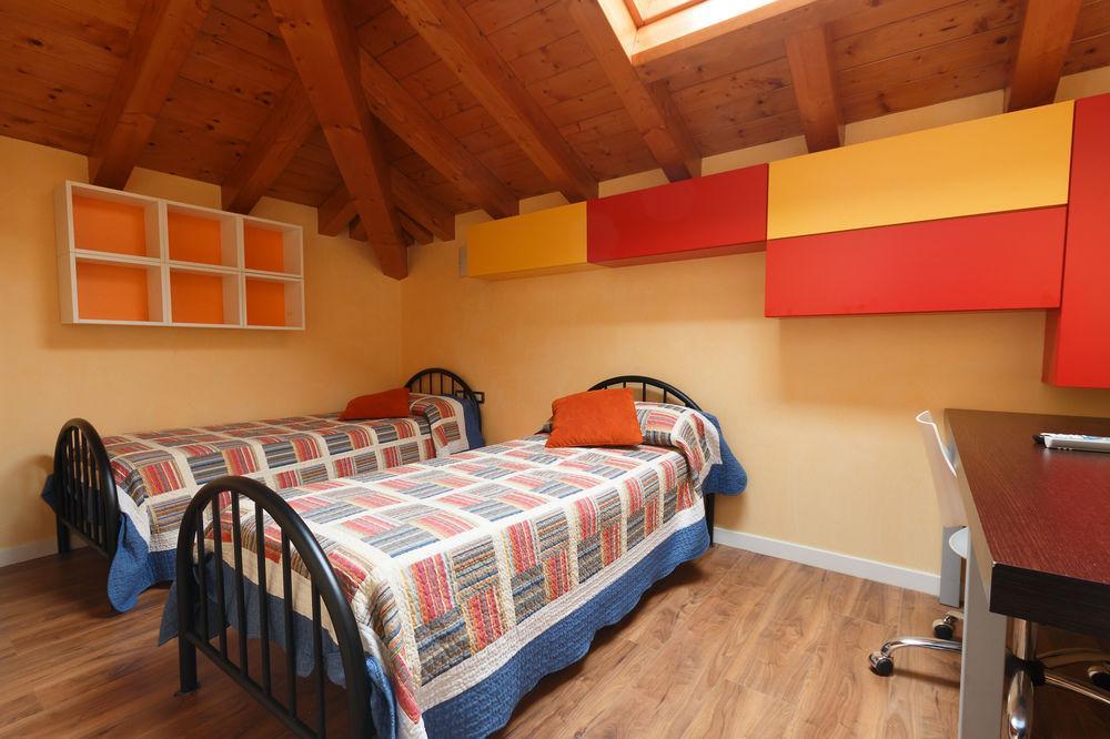 Il Gelsomino Bed & Breakfast Ferno Dış mekan fotoğraf