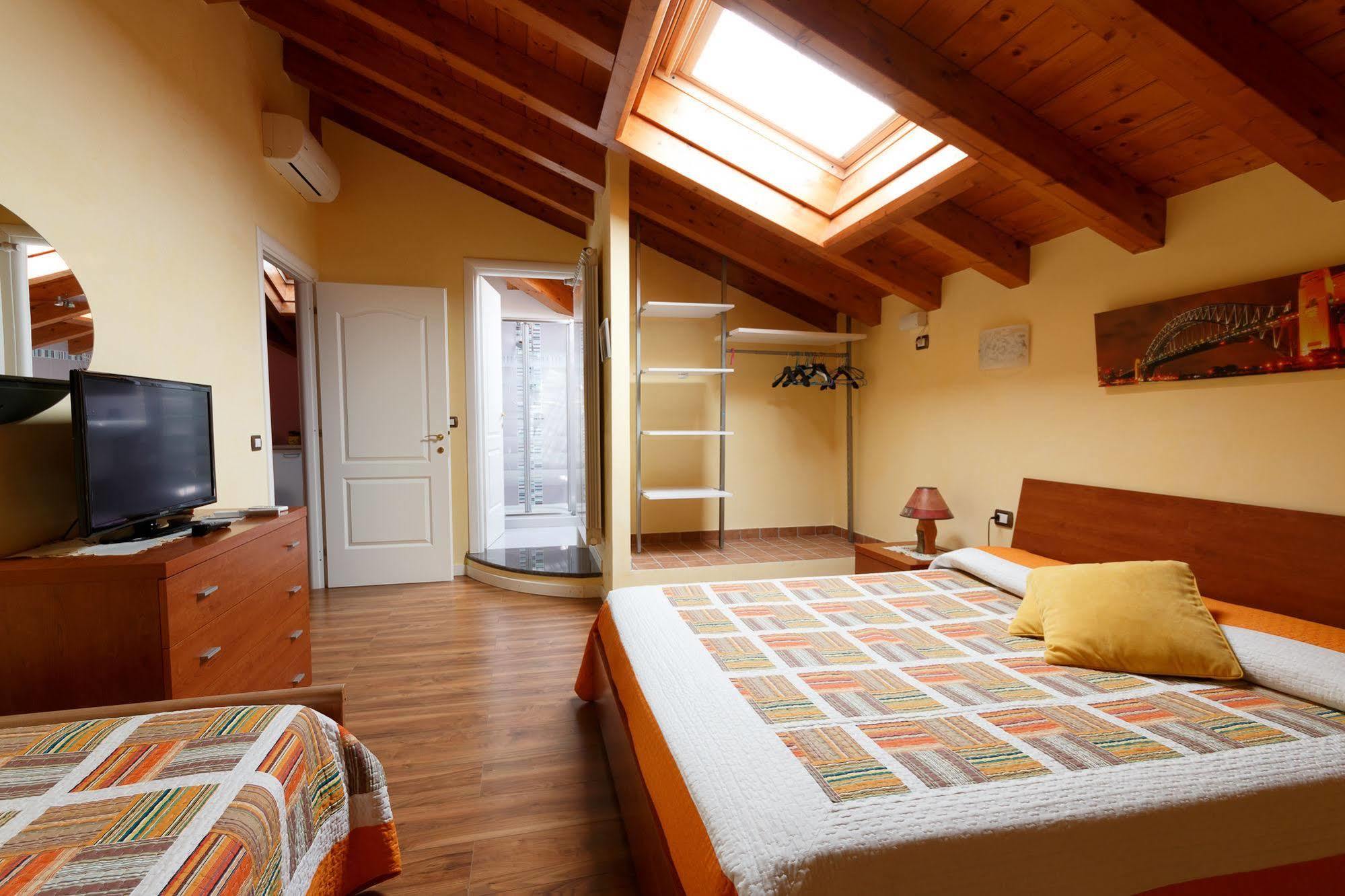 Il Gelsomino Bed & Breakfast Ferno Dış mekan fotoğraf