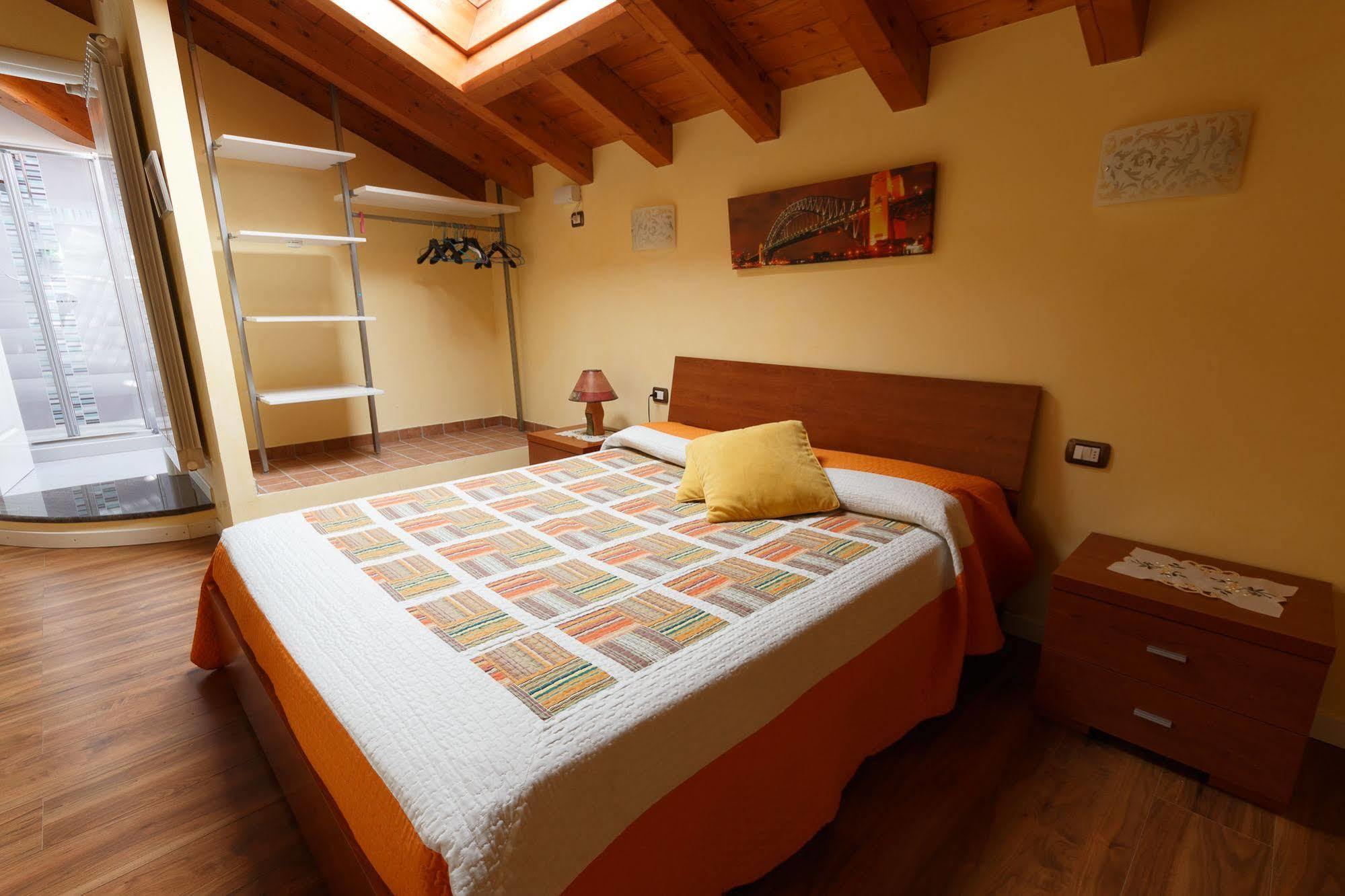 Il Gelsomino Bed & Breakfast Ferno Dış mekan fotoğraf