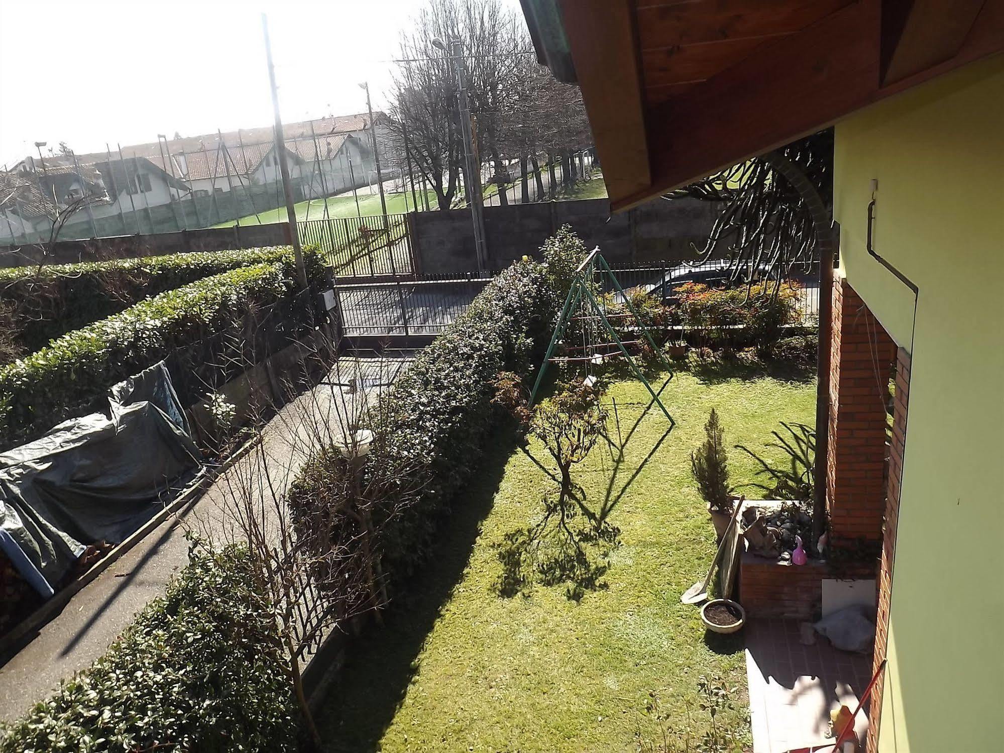 Il Gelsomino Bed & Breakfast Ferno Dış mekan fotoğraf